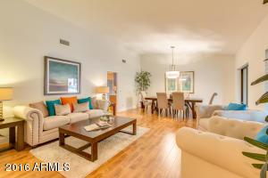 335 E Paradise Ln, Phoenix, AZ 85022 photo 2
