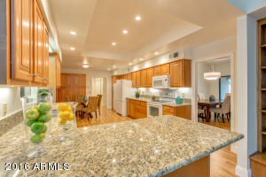 335 E Paradise Ln, Phoenix, AZ 85022 photo 4