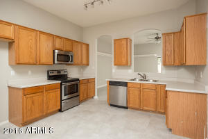 774 E Stottler Dr, Gilbert, AZ 85296 photo 2