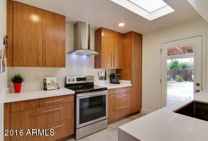 6710 N 15th Pl, Phoenix, AZ 85014 photo 8