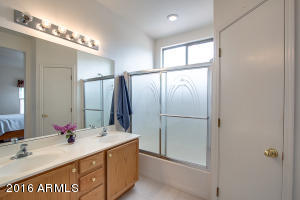 2868 E Devon Ct, Gilbert, AZ 85296 photo 13