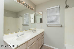 425 W Smoke Tree Rd, Gilbert, AZ 85233 photo 11