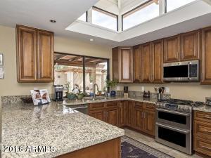 5526 E Camelhill Rd, Phoenix, AZ 85018 photo 7