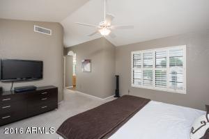 3320 E Topeka Dr, Phoenix, AZ 85050 photo 9