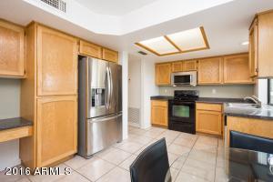 3320 E Topeka Dr, Phoenix, AZ 85050 photo 7