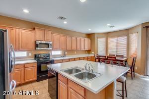 3887 E Waite Ln, Gilbert, AZ 85295 photo 9