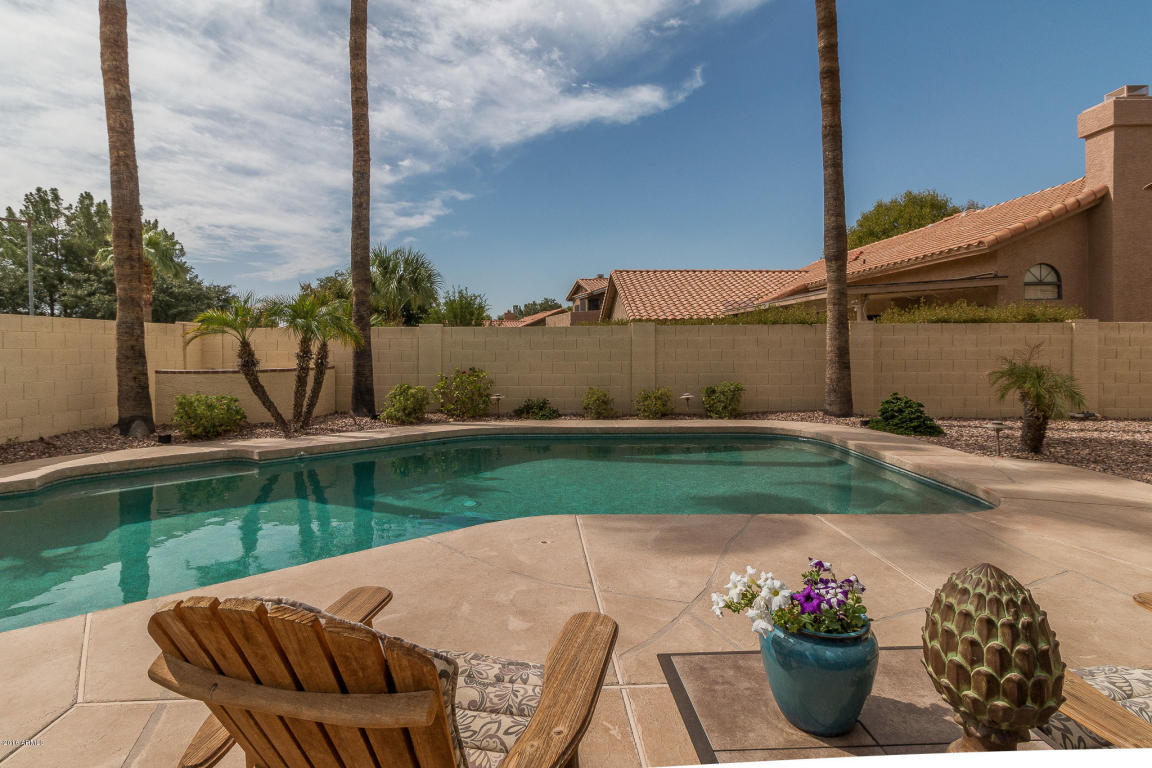 1107 W Iris Dr, Gilbert, AZ 85233 photo 3