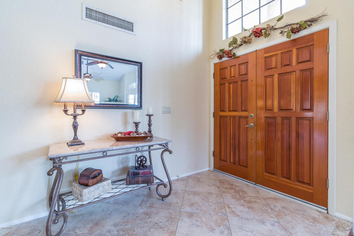 1107 W Iris Dr, Gilbert, AZ 85233 photo 4