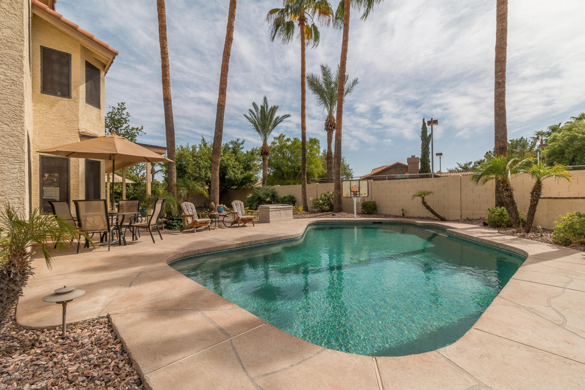 1107 W Iris Dr, Gilbert, AZ 85233 photo 2