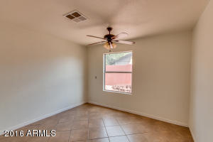 7014 W Earll Dr, Phoenix, AZ 85033 photo 25