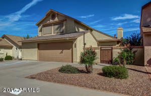 514 E Taro Ln, Phoenix, AZ 85024 photo 1