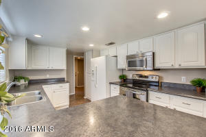 3216 E Laurel Ln, Phoenix, AZ 85028 photo 18