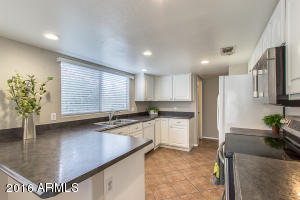3216 E Laurel Ln, Phoenix, AZ 85028 photo 17