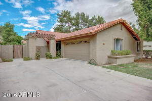 230 E Kroll Dr, Gilbert, AZ 85234 photo 2