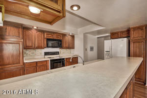 1915 E Flynn Ln, Phoenix, AZ 85016 photo 9