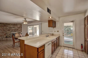 1915 E Flynn Ln, Phoenix, AZ 85016 photo 8