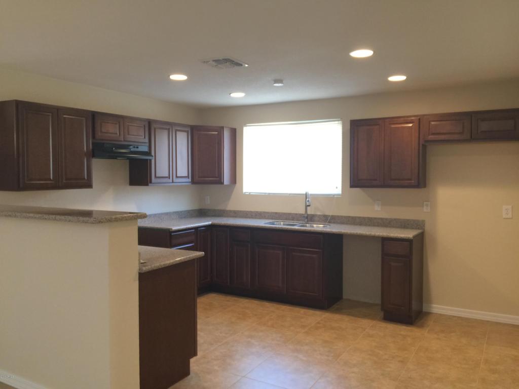 3020 N 45th Dr, Phoenix, AZ 85031 photo 4