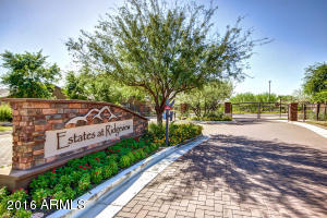 3128 E Half Hitch Pl, Phoenix, AZ 85050 photo 2