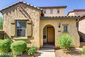 3967 E Cat Balue Dr, Phoenix, AZ 85050 photo 1