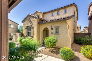 3967 E Cat Balue Dr, Phoenix, AZ 85050 photo 2