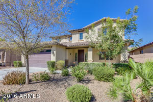 2702 E Blue Spruce Ln, Gilbert, AZ 85298 photo 2