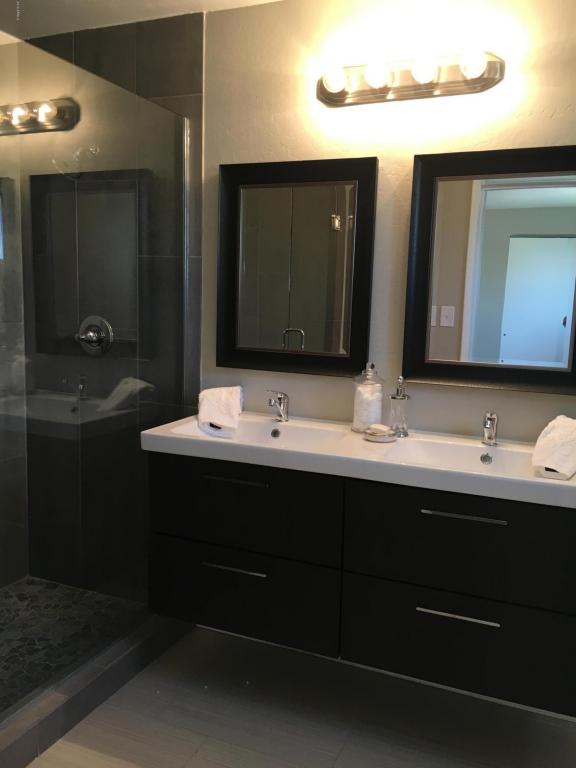 902 E Berridge Ln, Phoenix, AZ 85014 photo 14