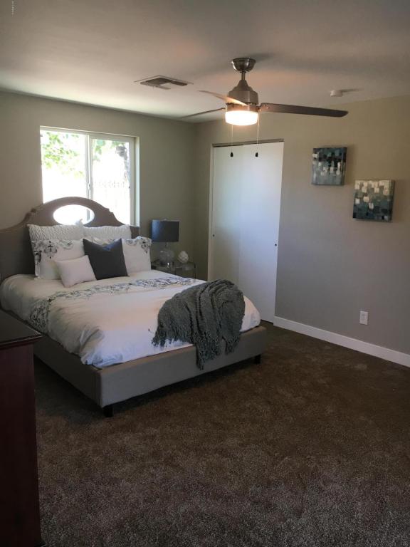 902 E Berridge Ln, Phoenix, AZ 85014 photo 12