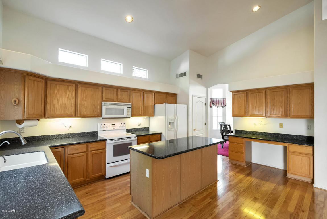 336 S Tiago Dr, Gilbert, AZ 85233 photo 9