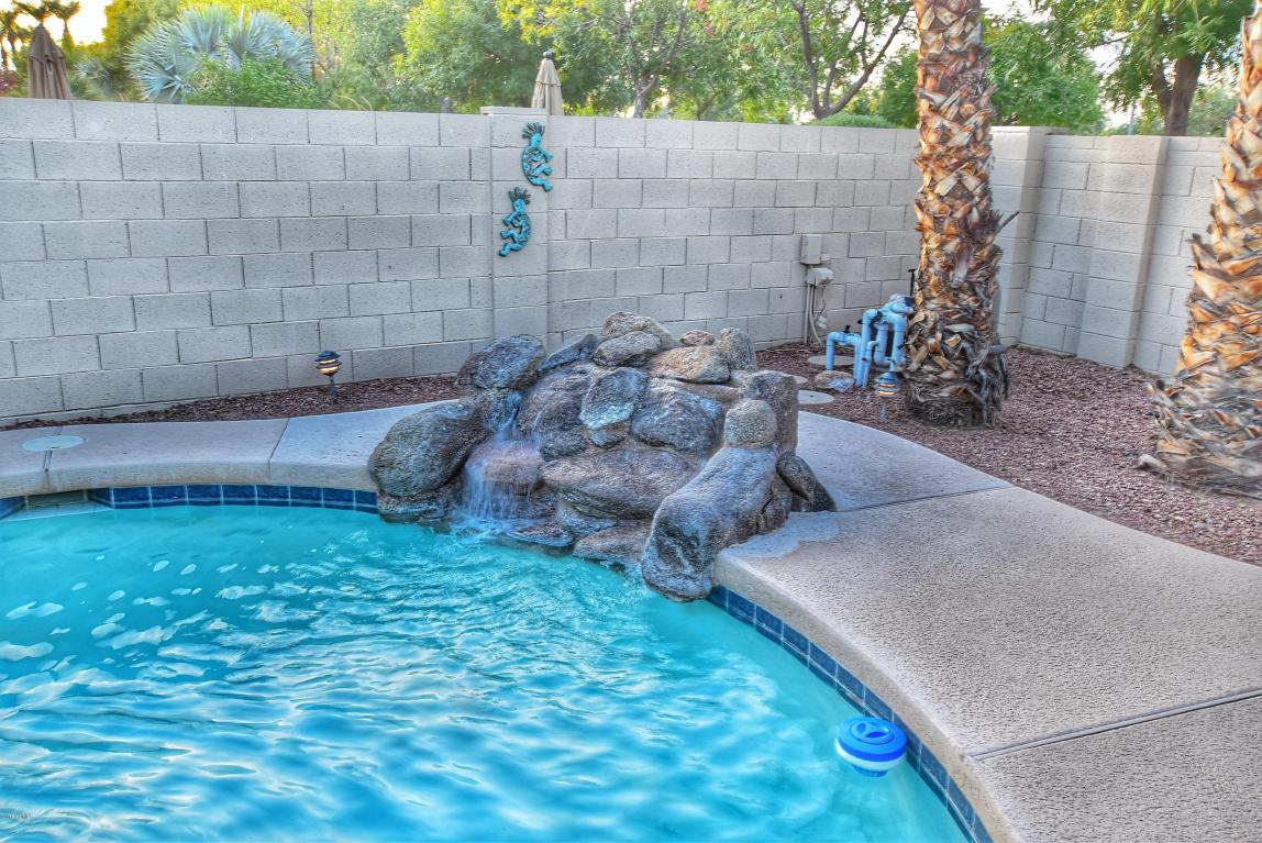 1378 E Shannon St, Gilbert, AZ 85295 photo 3