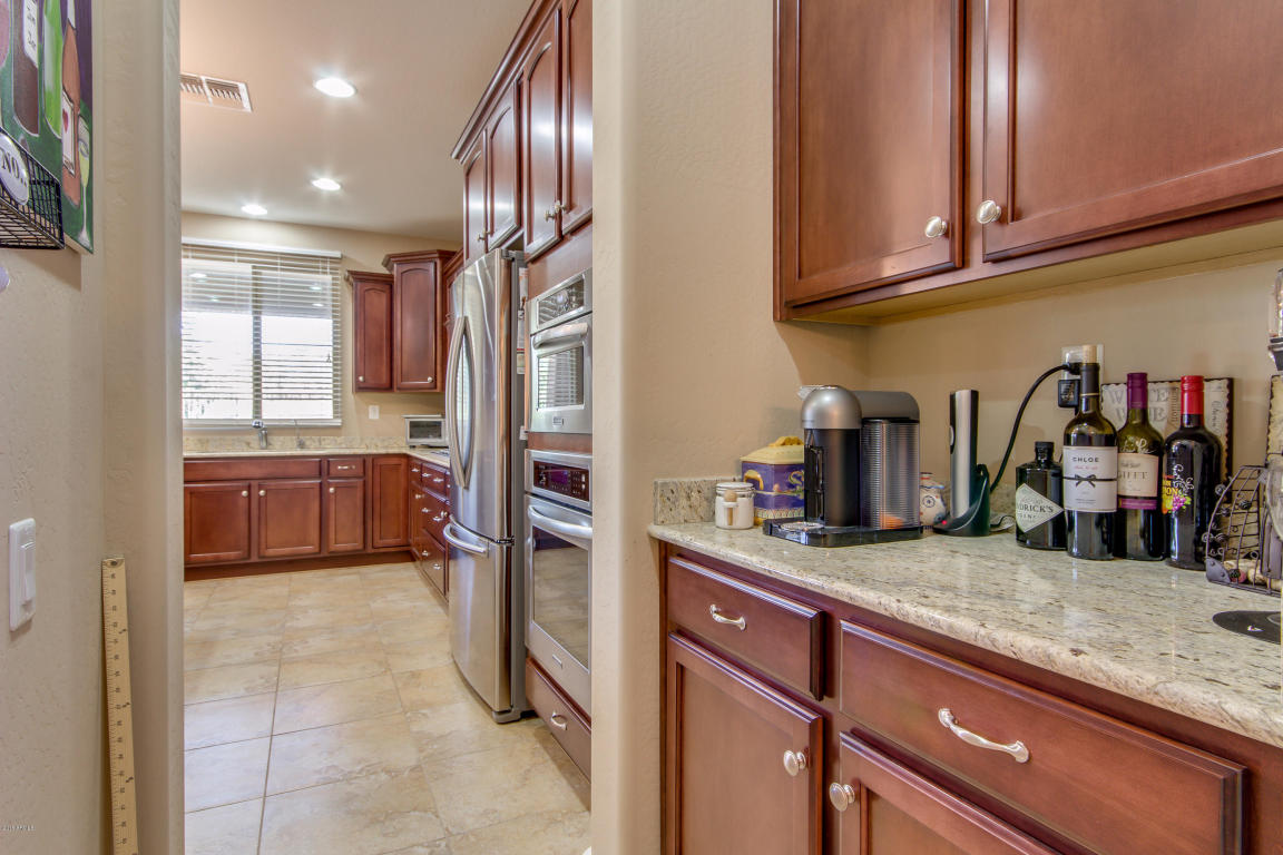 3740 E Matthew Dr, Phoenix, AZ 85050 photo 18
