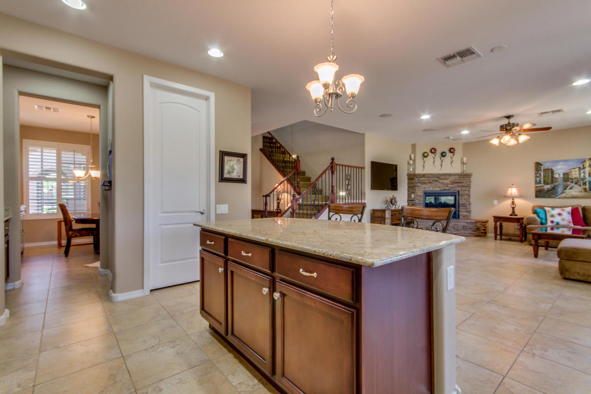 3740 E Matthew Dr, Phoenix, AZ 85050 photo 15