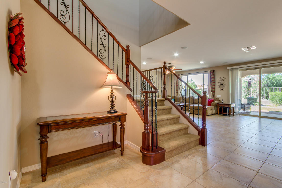3740 E Matthew Dr, Phoenix, AZ 85050 photo 9