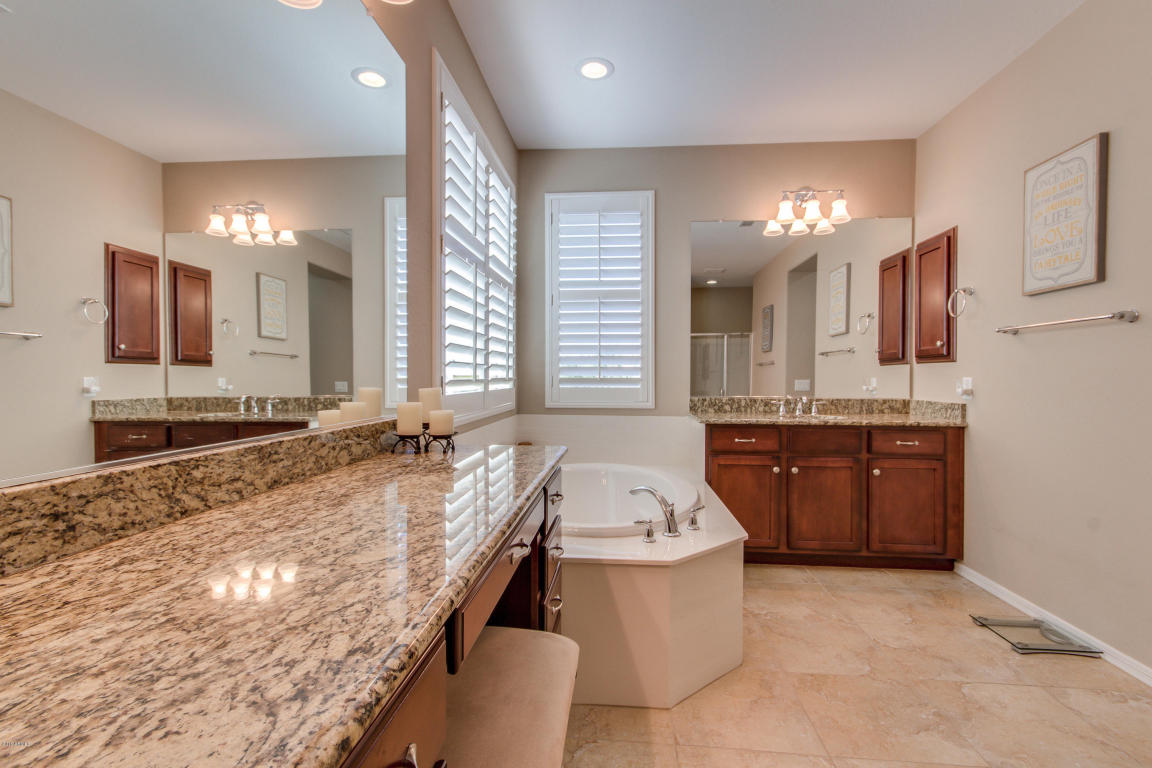 3740 E Matthew Dr, Phoenix, AZ 85050 photo 35