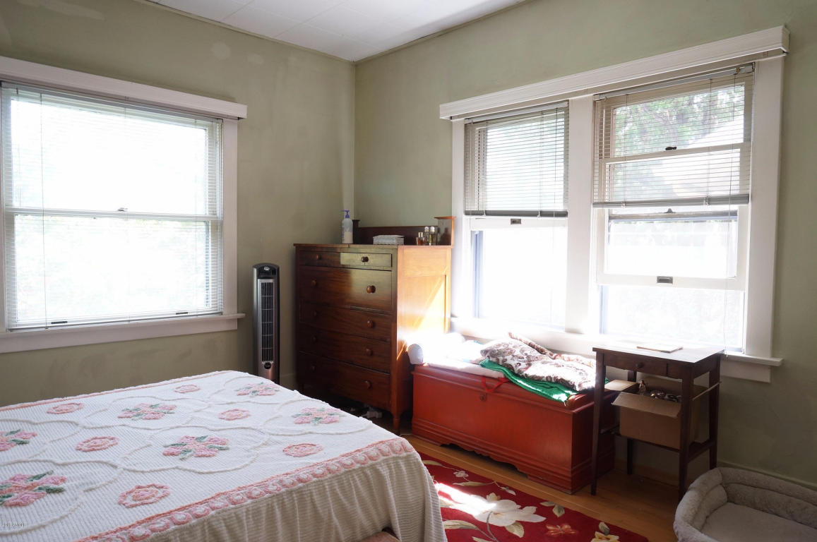 509 Powell St, Bisbee, AZ 85603 photo 3