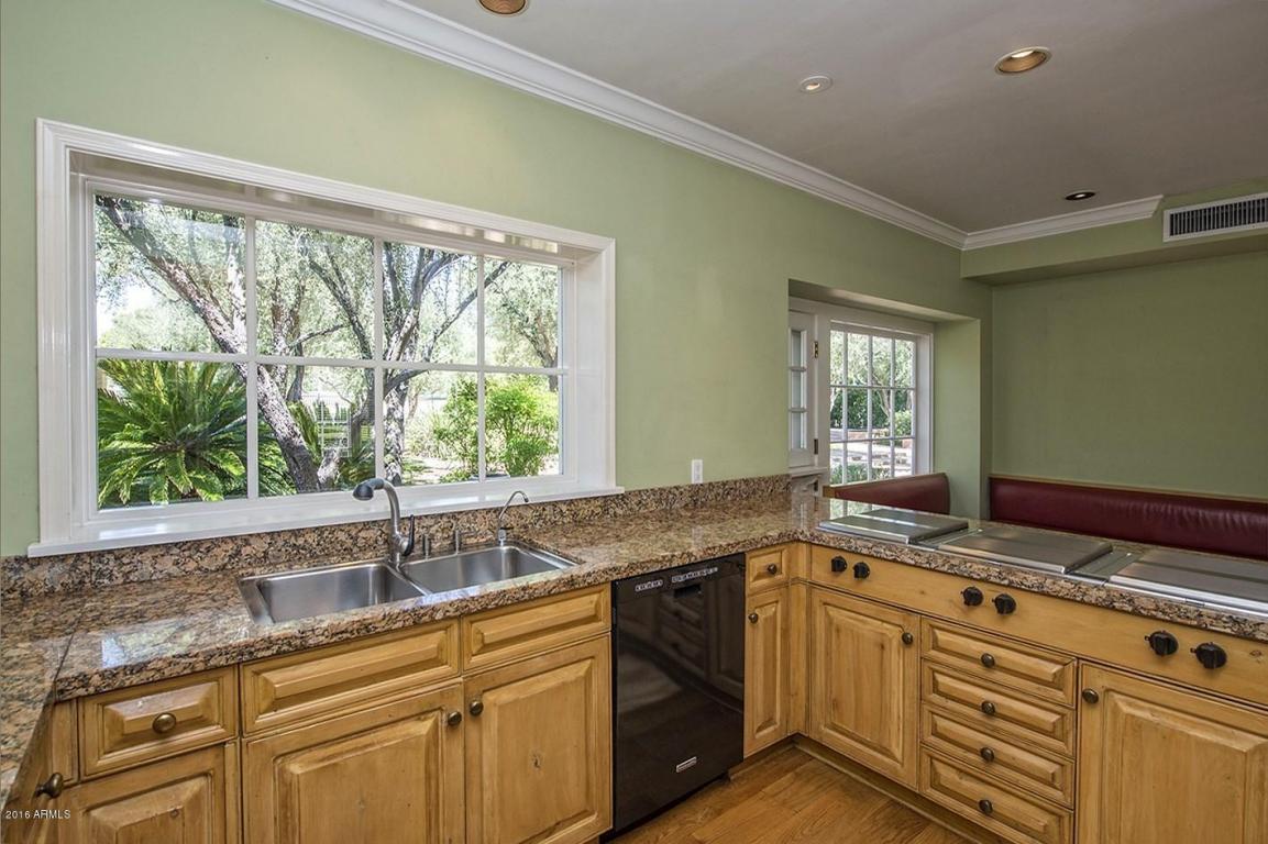 26 Biltmore Est, Phoenix, AZ 85016 photo 10