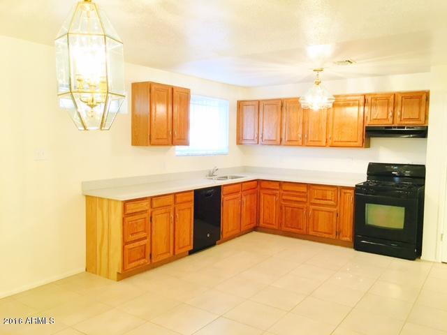3329 N 39th Dr, Phoenix, AZ 85019 photo 4