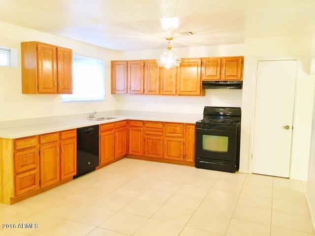 3329 N 39th Dr, Phoenix, AZ 85019 photo 3