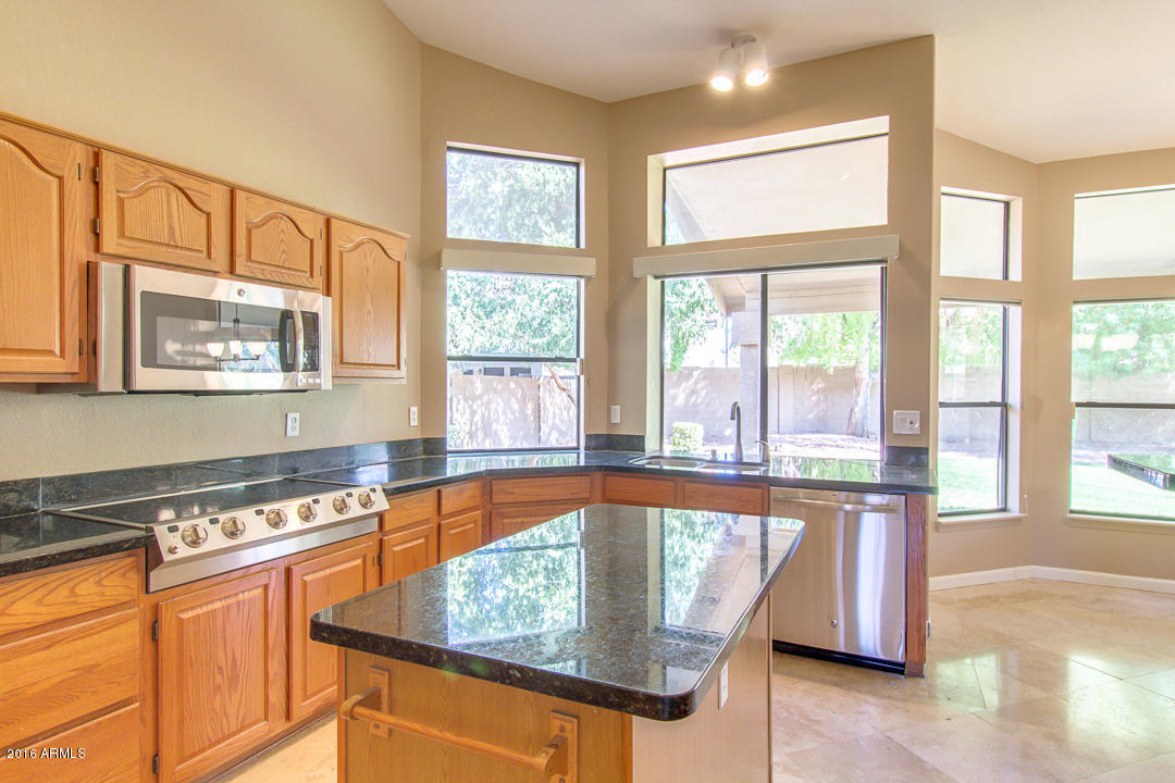 819 W Wagner Dr, Gilbert, AZ 85233 photo 4
