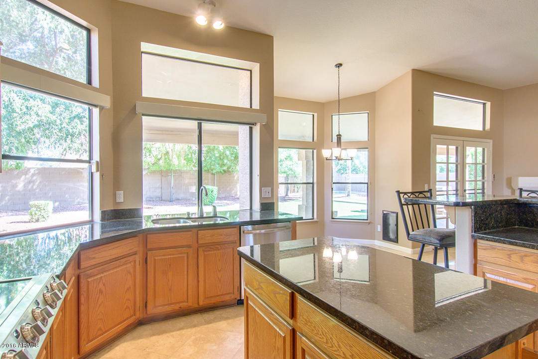 819 W Wagner Dr, Gilbert, AZ 85233 photo 5