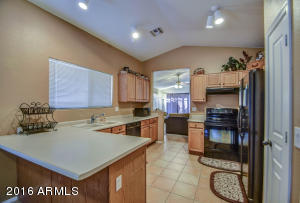 2611 E Beautiful Ln, Phoenix, AZ 85042 photo 14