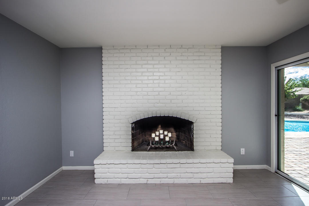 2637 E Mercer Ln, Phoenix, AZ 85028 photo 10