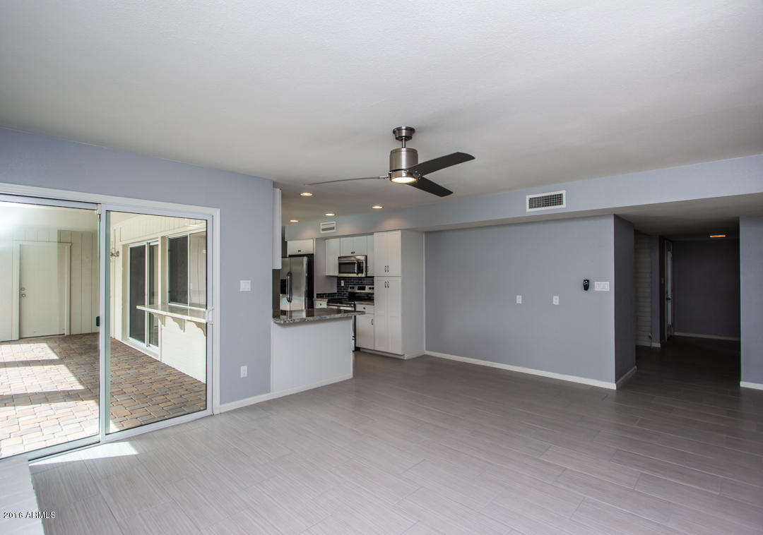 2637 E Mercer Ln, Phoenix, AZ 85028 photo 9