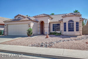 2547 E Taro Ln, Phoenix, AZ 85050 photo 3