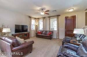 2086 S Pheasant Dr, Gilbert, AZ 85295 photo 3
