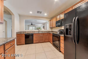 4086 E Maplewood St, Gilbert, AZ 85297 photo 7