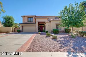 1905 S Morrison Ln, Gilbert, AZ 85295 photo 1