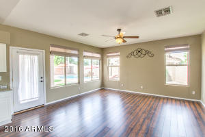 722 W Johnson Dr, Gilbert, AZ 85233 photo 8