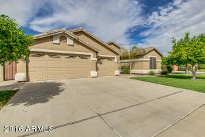 722 W Johnson Dr, Gilbert, AZ 85233 photo 3