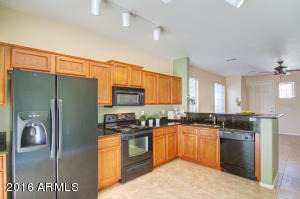 892 E Devon Rd, Gilbert, AZ 85296 photo 7