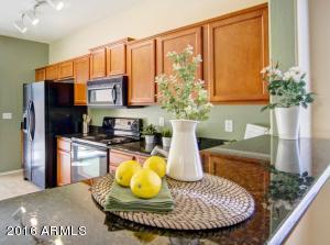 892 E Devon Rd, Gilbert, AZ 85296 photo 1